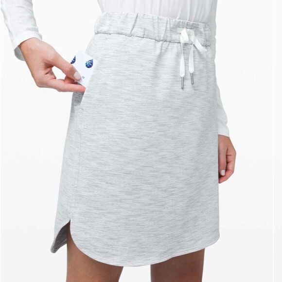 Lululemon On the Fly Skirt Woven Wee Are From Space Nimbus Battleship Size 12 - Picture 2 of 5